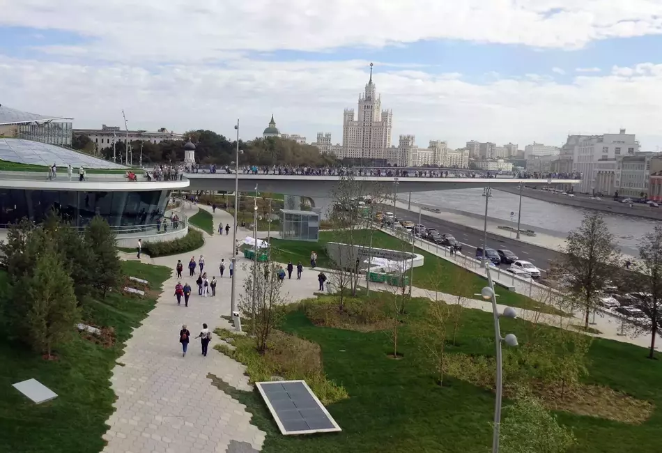 В Зарядье на машине времени