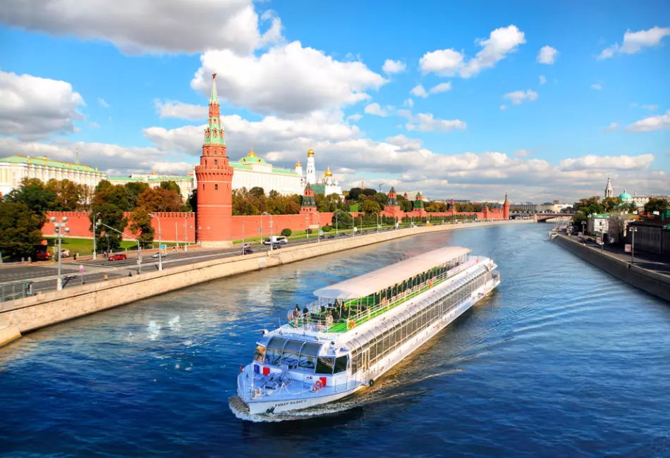 Москва с воды: большой круиз с Киевского вокзала